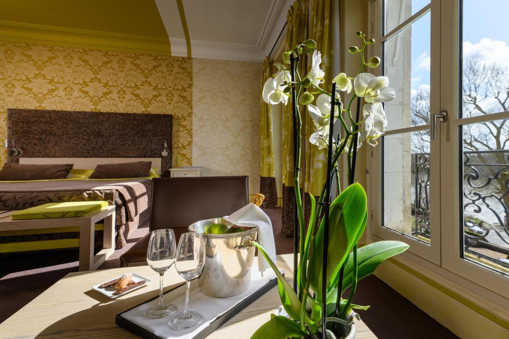 Hotel Les Hautes Roches Rochecorbon Kültér fotó